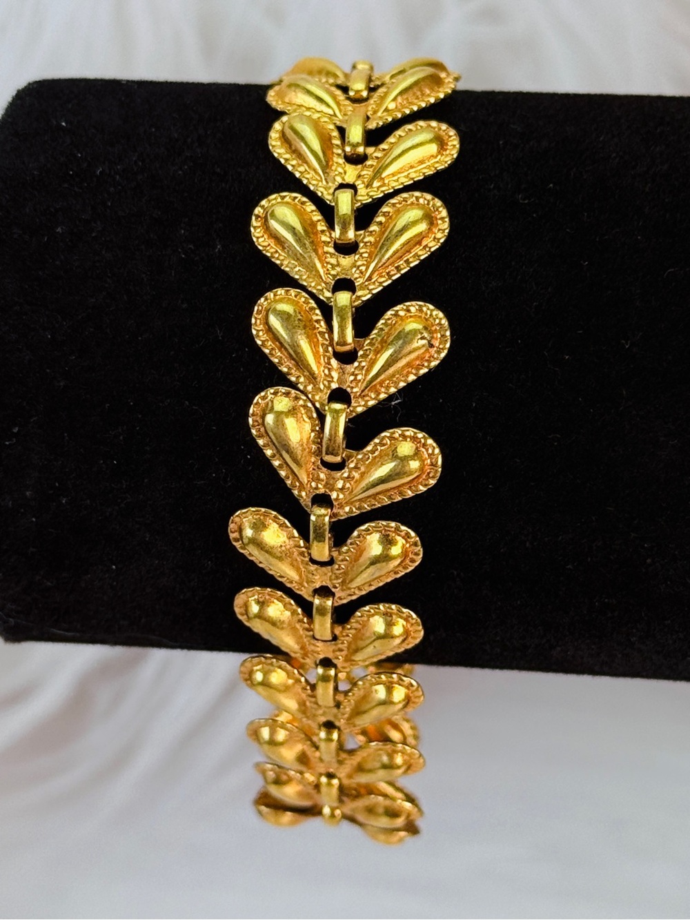 Vintage Avon Gold Tone Leaf Link Bracelet Botanical Signed